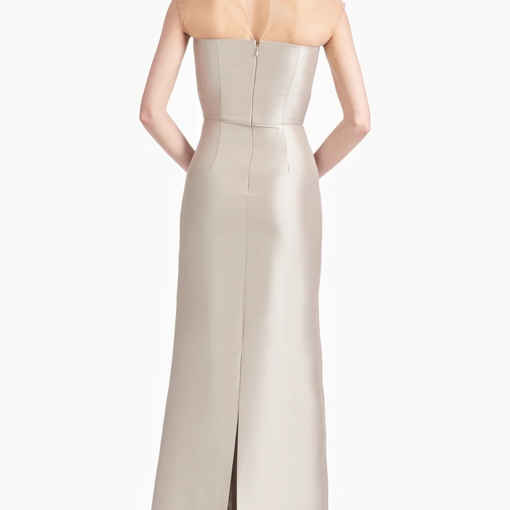 Elegant Silver Evening Gown - Picture 3 of 12